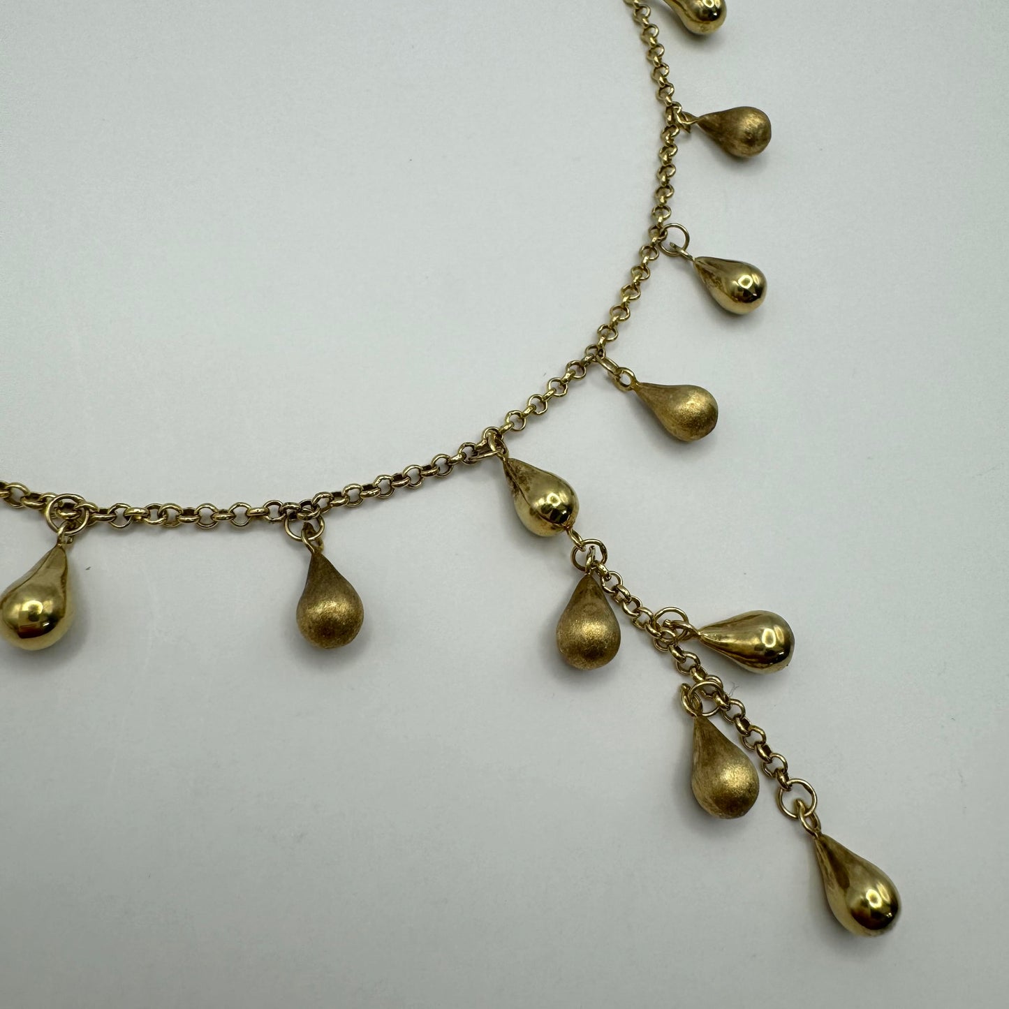 9ct Dreamy drop belcher chain