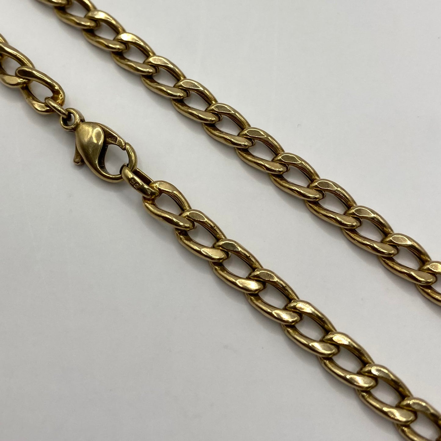 9ct Open curb link chain with large lobster clasp