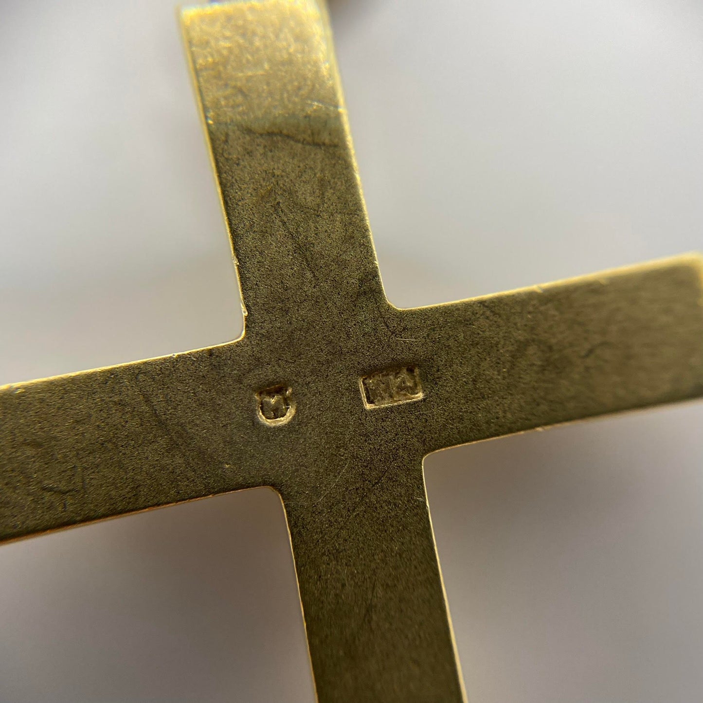 9ct Seed pearl cross pendant