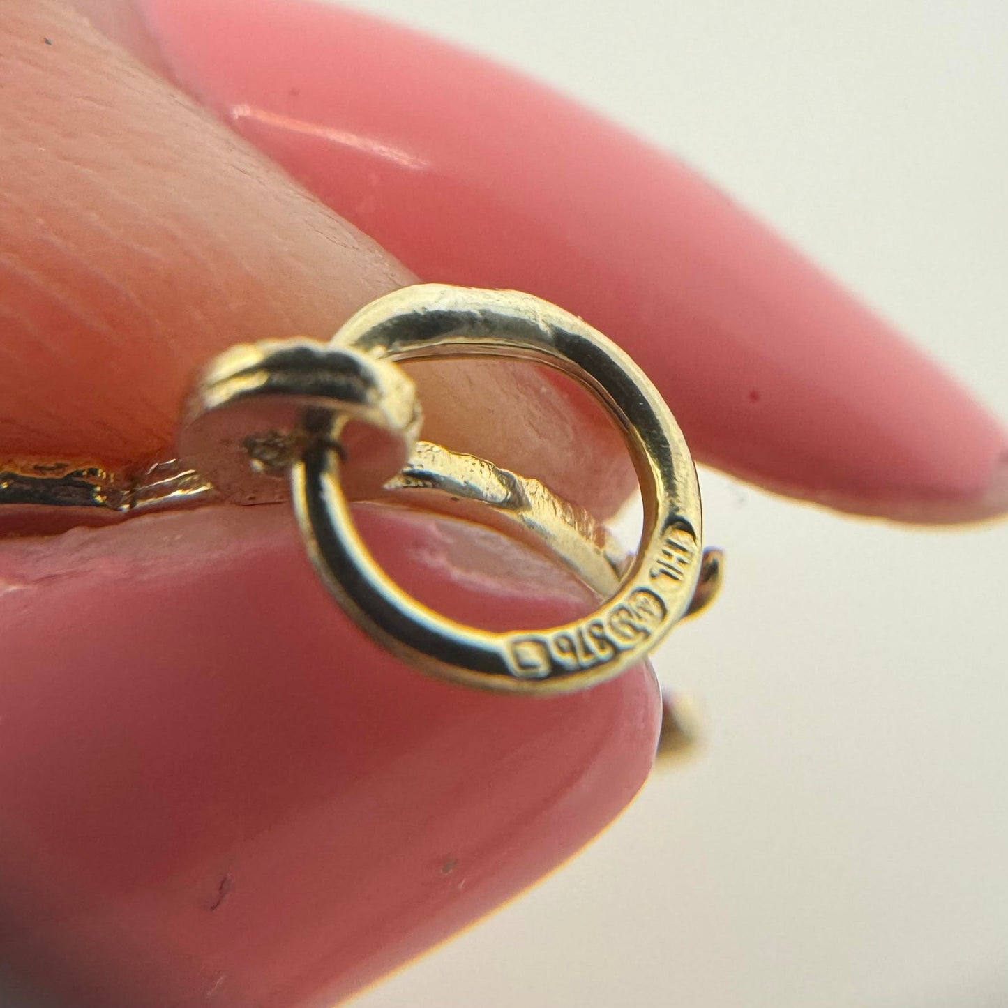 9ct Sweetest engraved 'R' initial charm