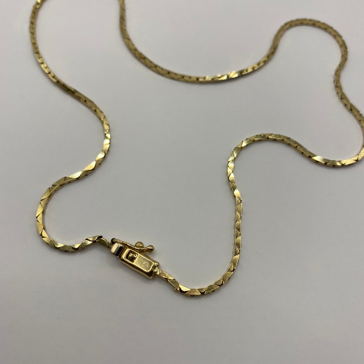 9ct Snake box chain