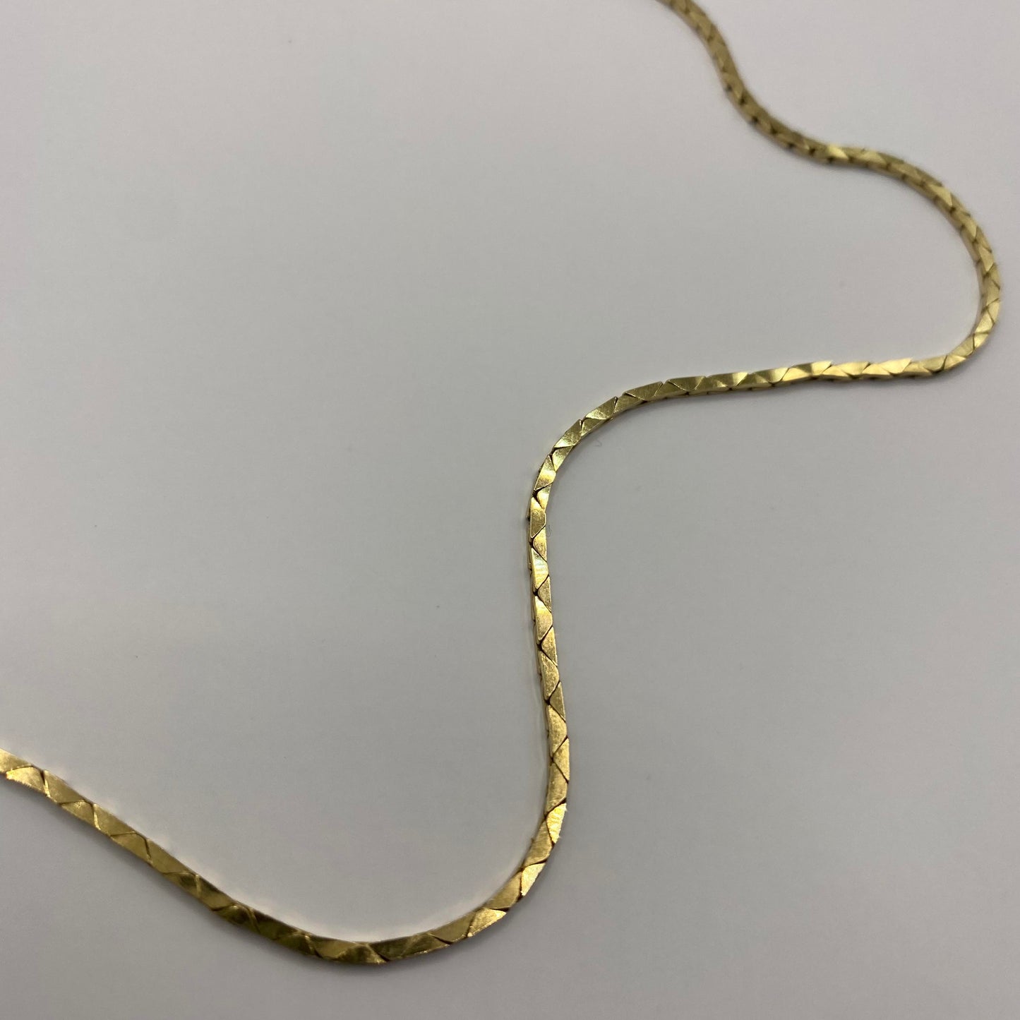 9ct Snake box chain