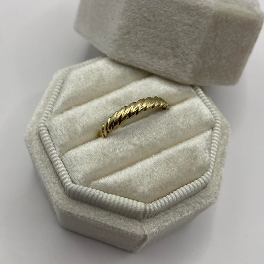 9ct Twist stacker ring