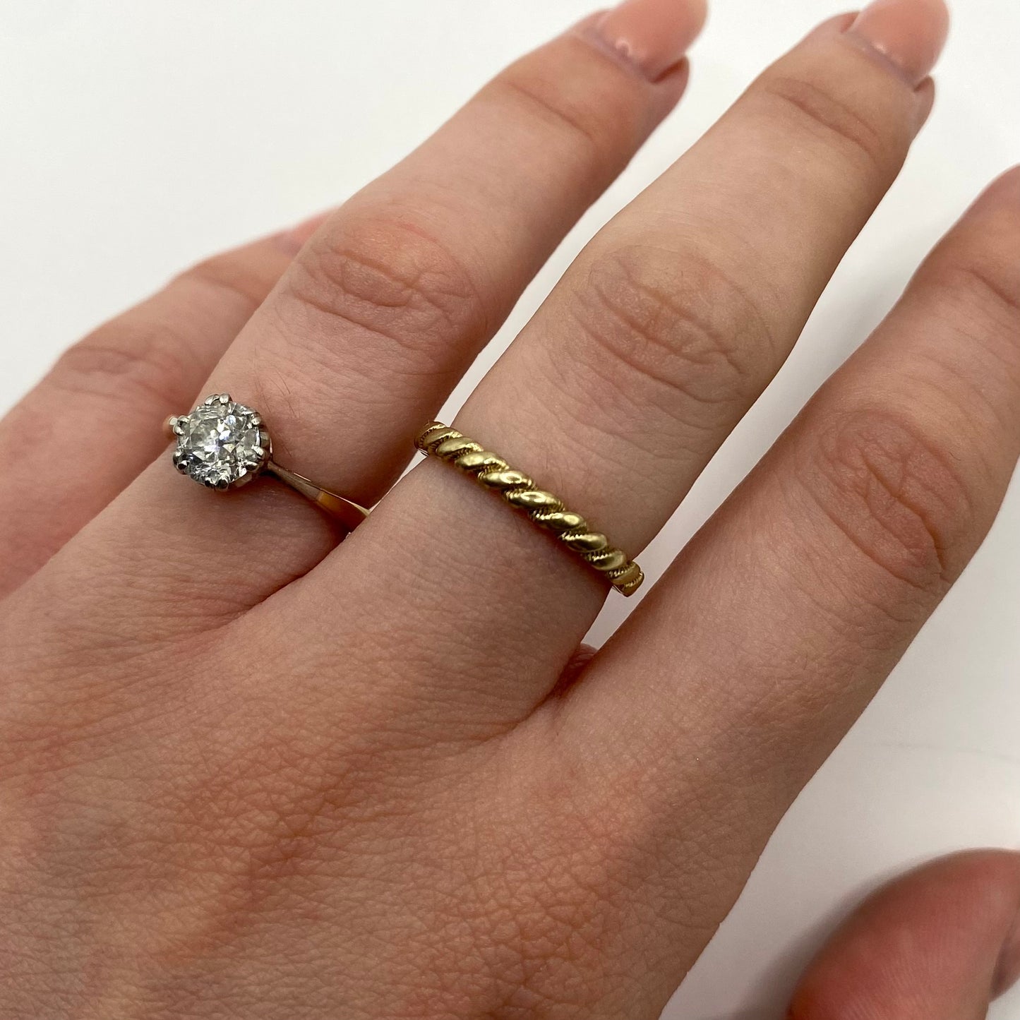 9ct Vintage twist stacker ring