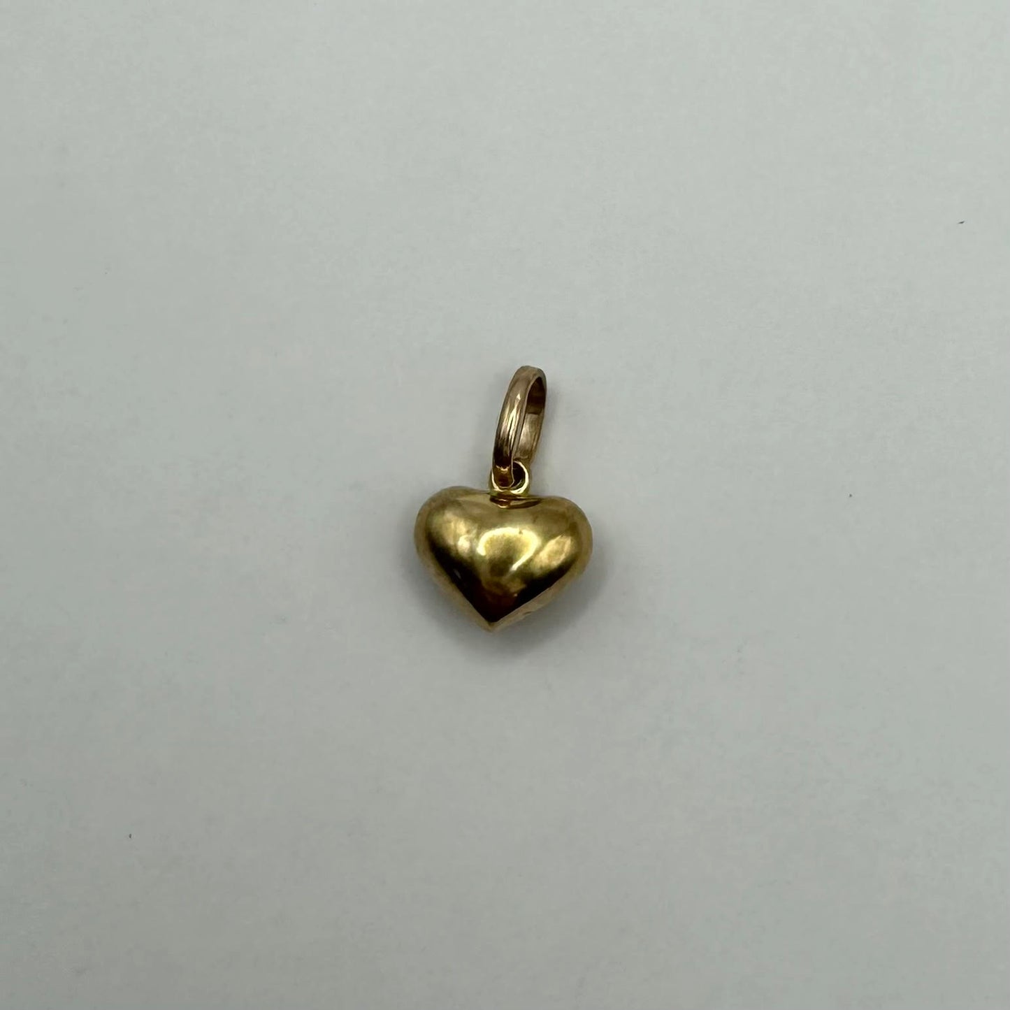 9ct Wide puffy heart token charm